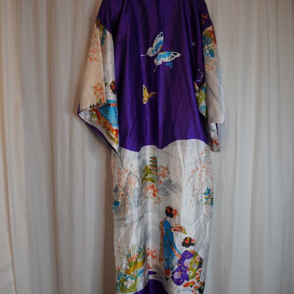 Beautiful Japanese Butterfly Traditional Kimono - Japan Import, Made in Japan - Picture 11 of 14